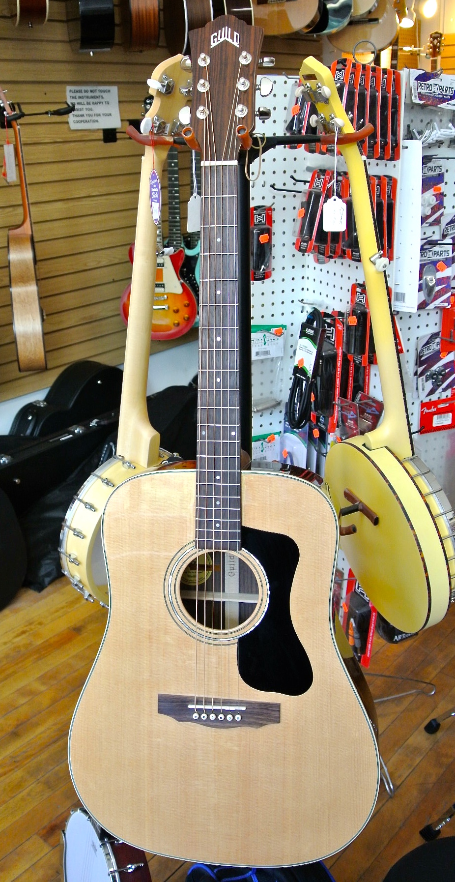Guild D150