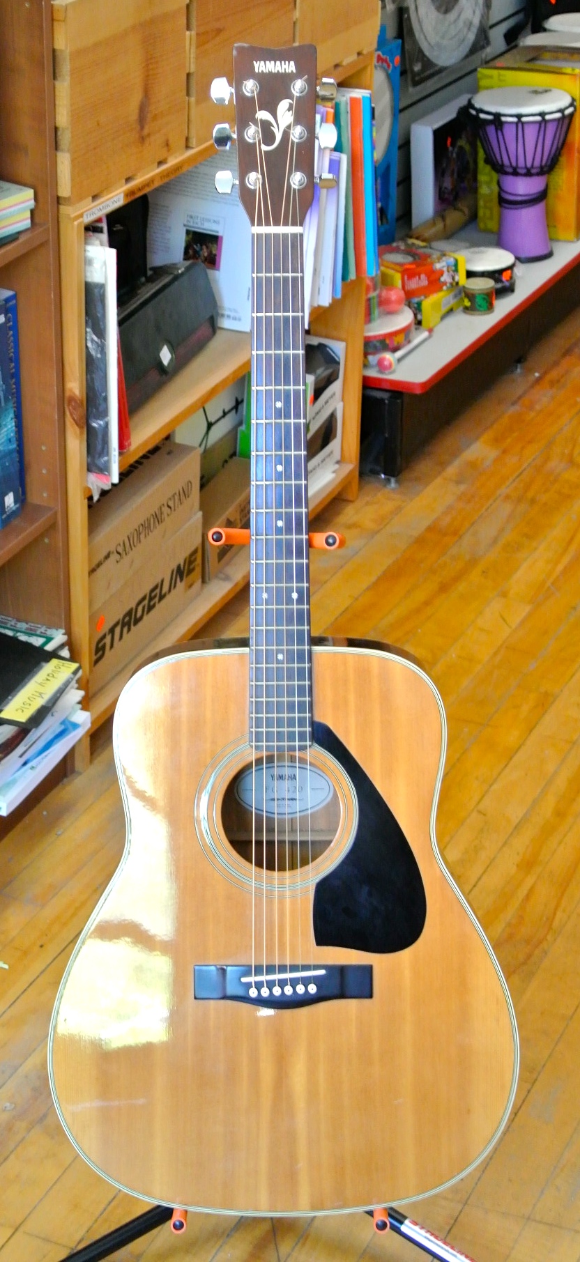 Used Yamaha FG420