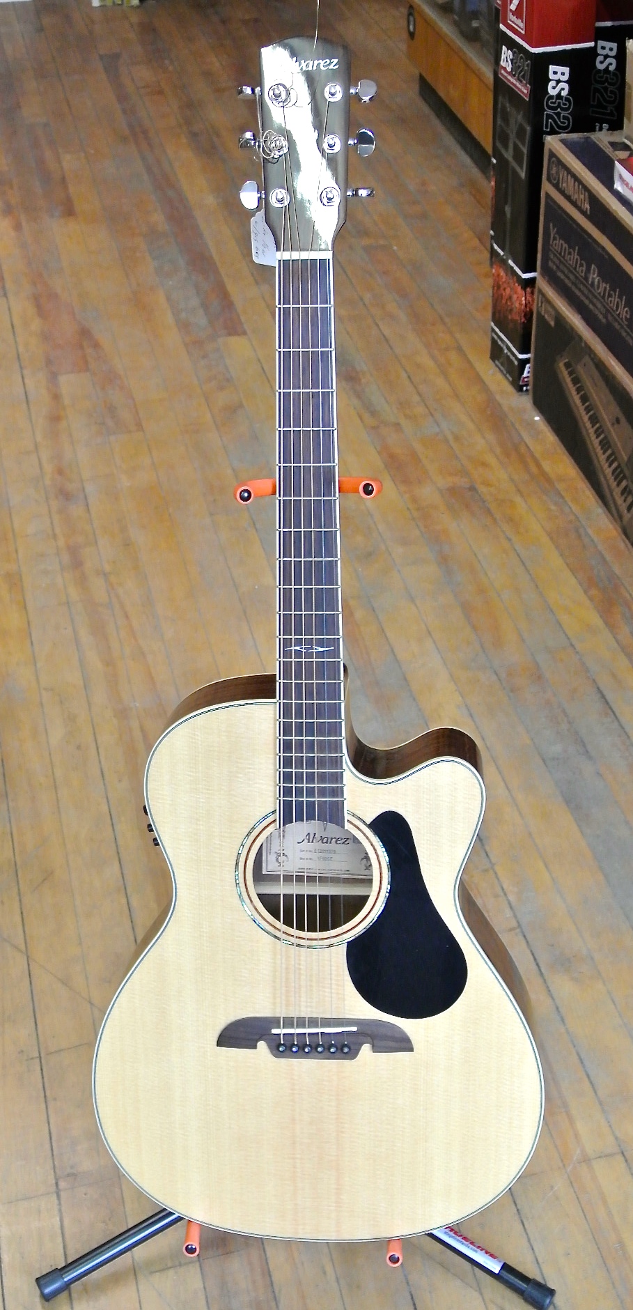 Used Alvarez Artist Series AF60CE