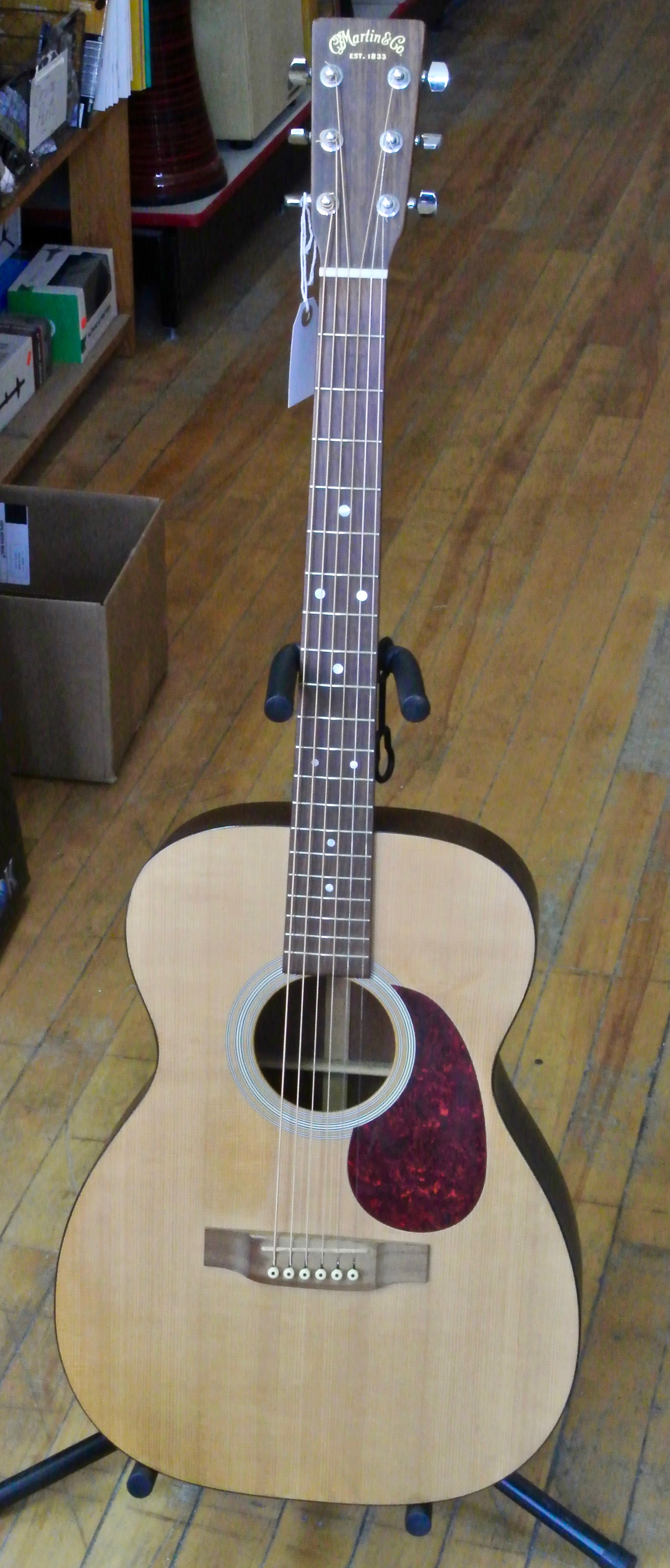 Used Martin 00