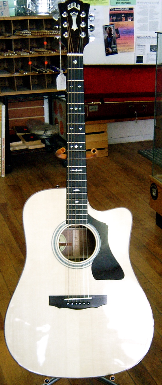 Guild GAD 40 CE