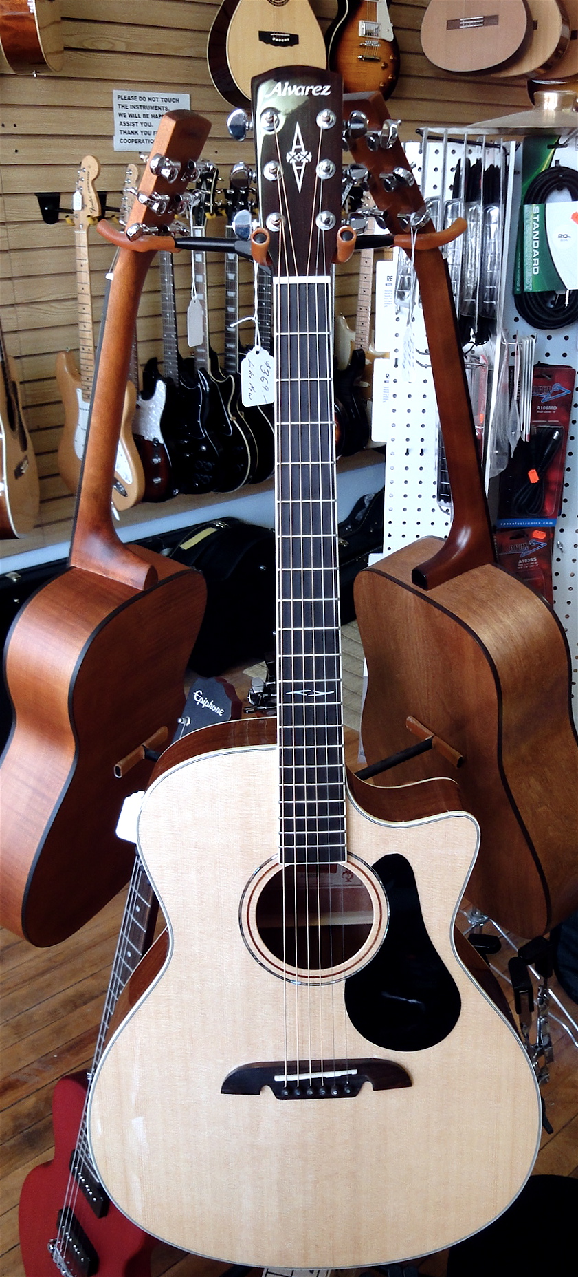 Used Alvarez AG60CE