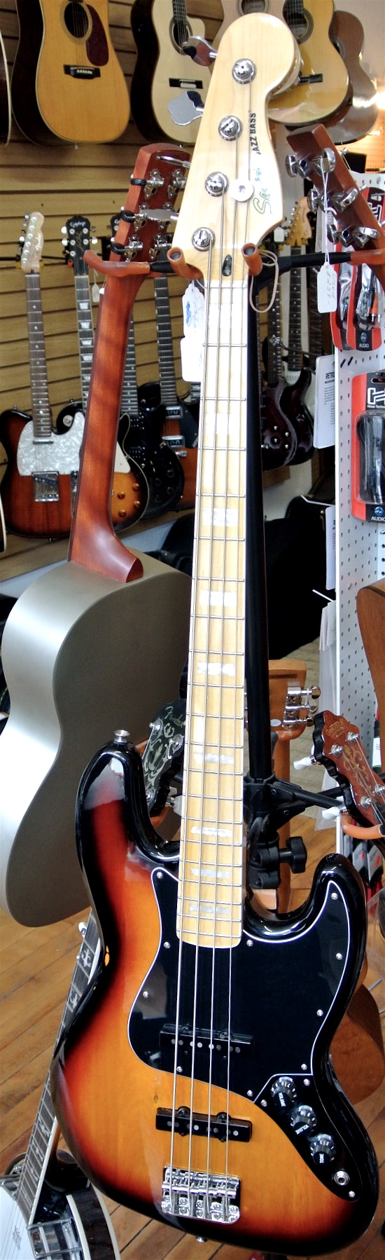 Used Squire Jazz Vintage Mod '77 (Blem)