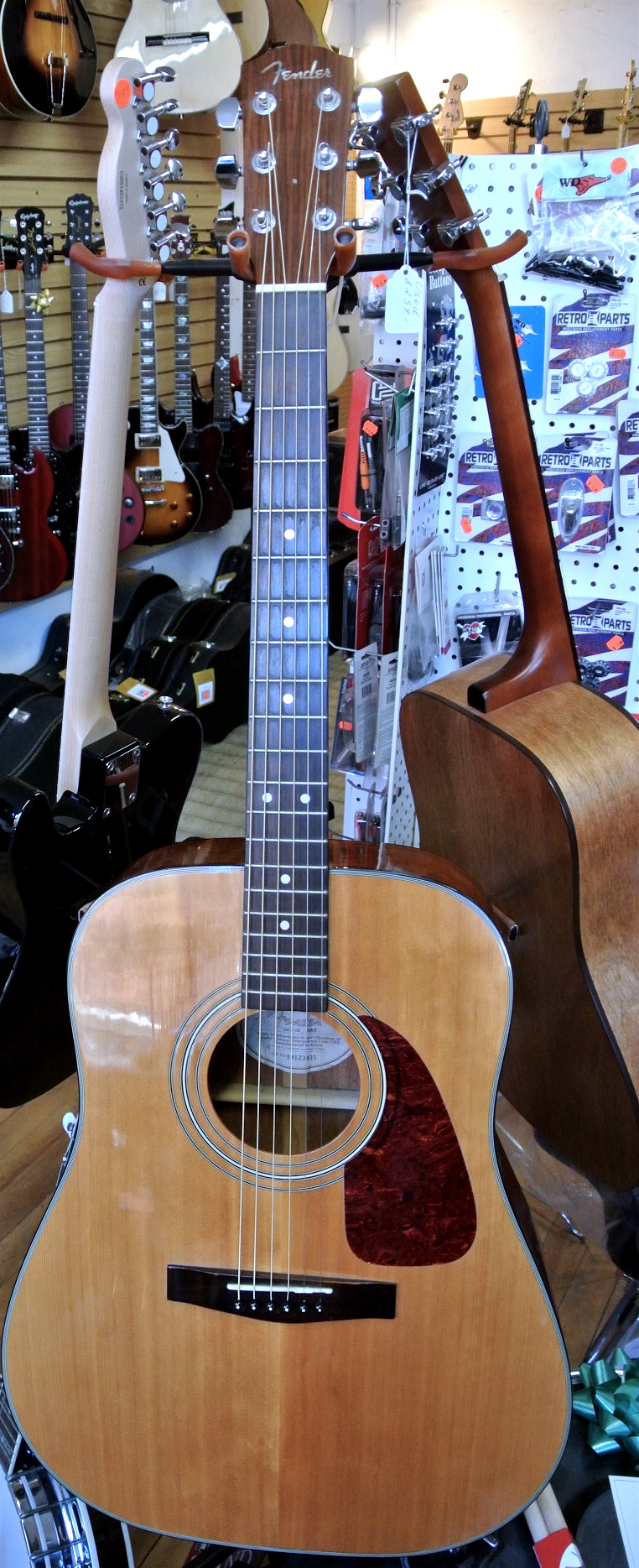 Used Fender DG20S